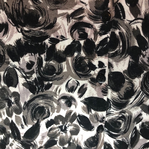 H&M Cardigan Black, Grey & White Roses Floral Cardigan Sweater Sz 14 (US) GUC - Picture 6 of 11